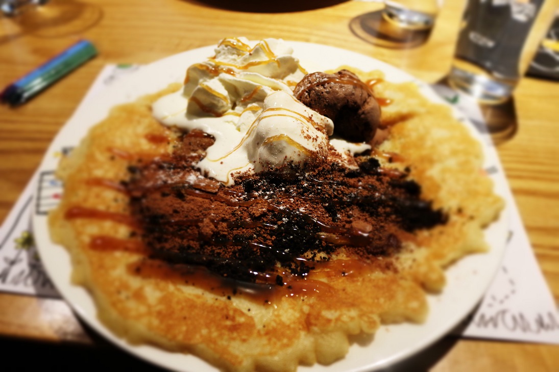 oreo pancake and ice cream